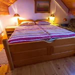 Tourist Farm Pri Martinovih בית חווה Krška Vas